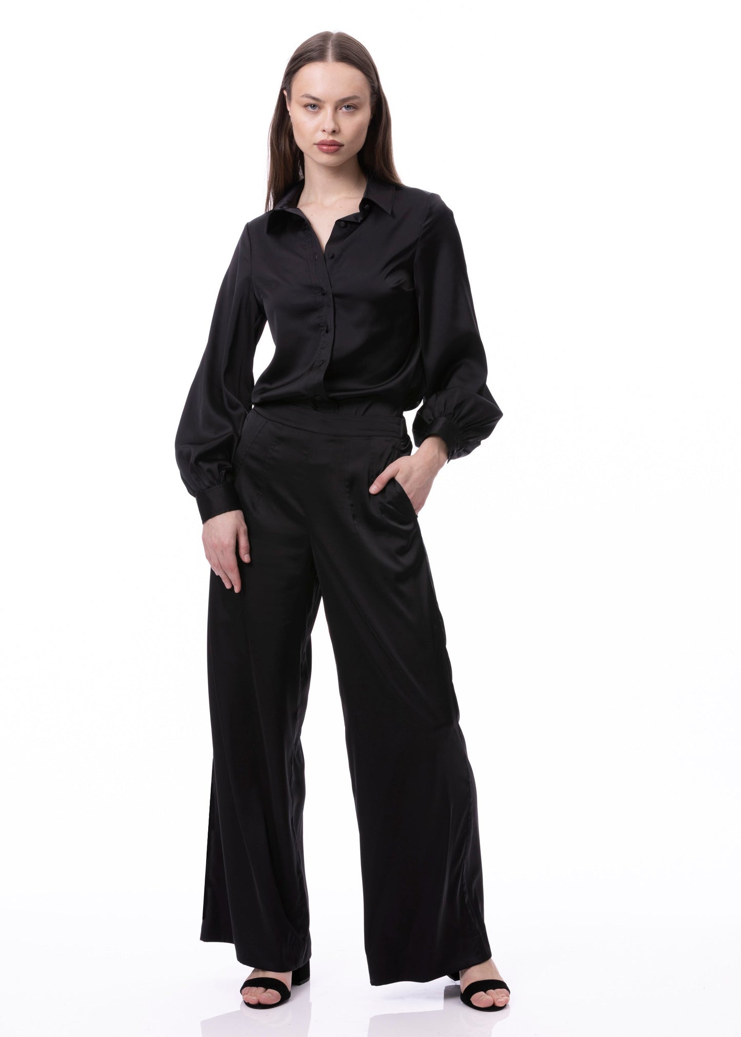 Pantalones Palazzo de satén negros lisos de pernera ancha con detalle de pinzas fruncidas
